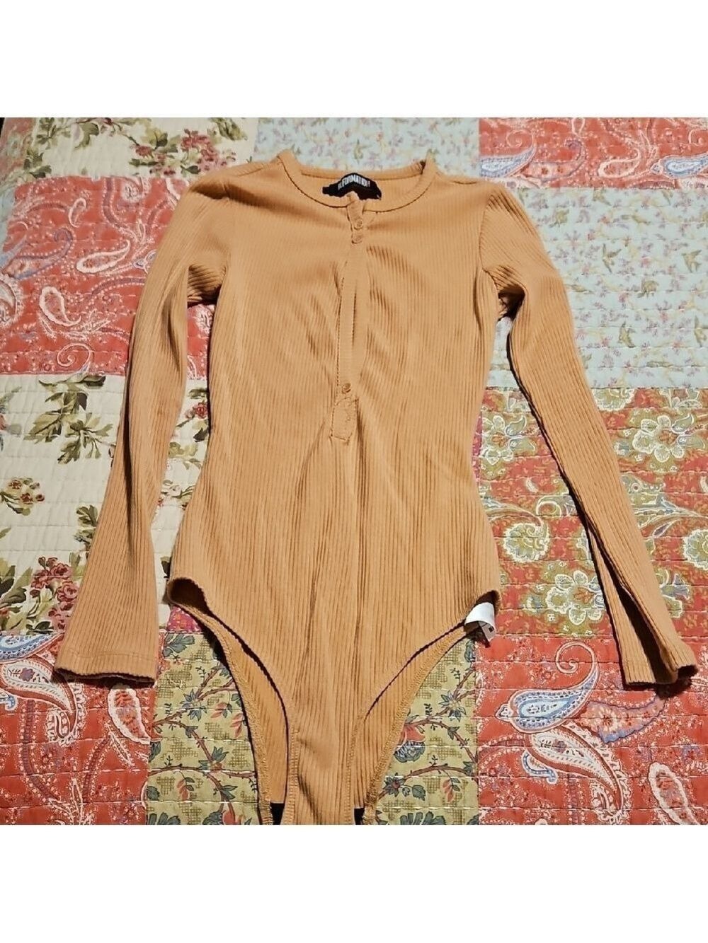 Reformation Encina Ribbed Long Sleeve Henley Bodysuit in Tan Size XXS